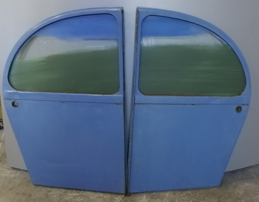 duo portes bleues arrondies